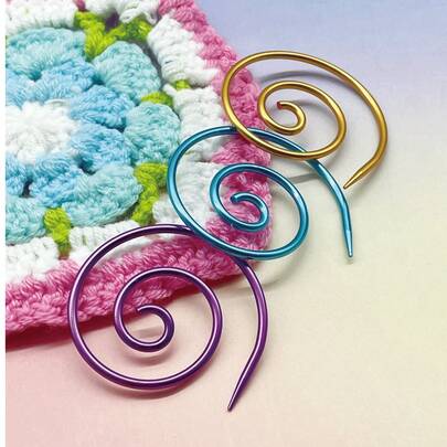 3 قطع من علامات مقياس الإبرة المضادة للانزلاق من الألومنيوم، بثلاثة ألوان ماكرون: ذهبي/أزرق/بنفسجي، لتصنيف عدد الإبر/الصفوف المختلفة للتريكو