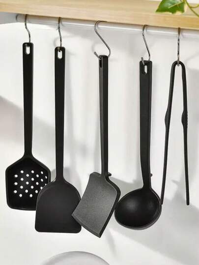 Bộ dụng cụ nhà bếp bằng silicon chống dính, bao gồm thìa, thìa xào, muỗng múc canh, rây lọc, kẹp gắp thức ăn, chịu nhiệt, thích hợp cho nấu ăn tại nhà và nhà hàng.