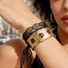 1件蕾丝百搭扭曲复古哥特几何金属不对称手镯，设计奢华，蕾丝可变金属纹理，开口可调节手镯，适合母亲节、情人节、派对、度假、婚礼、休闲佩戴 - 金黃色 - 查看 4