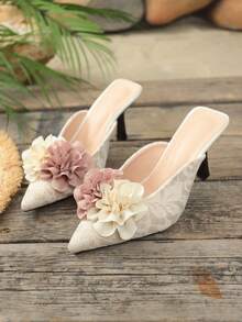 Sandálias Mule de Salto Alto Stiletto com Decoração Floral, Bico Fino, Moda Renda, Novo Modelo Verão 2026 na Cor Damasco, Adequado para Festa, Trabalho, Encontros e Uso Diário - Damasco - Visão 2