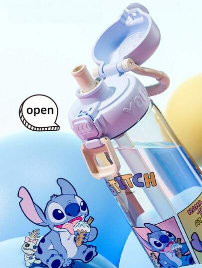  1 Bình nước thể thao trong suốt hình hoạt hình chuột Mickey và gấu dâu tây của Disney, được cấp phép chính thức, hình in đáng yêu, sản phẩm mới mùa hè, dung tích lớn 820ml/27.7oz, có ống hút, tay cầm tiện lợi, đế chống trượt, khóa an toàn chống rò rỉ, món quà sinh nhật hoặc quà tặng ngày lễ hoàn hảo.