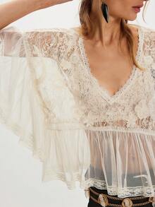 Women Lace See Through Blouse Boho Sheer Long Bell Sleeve Ruffle Poncho Tops Mesh Flowy Frilly Hem Shawl Shirt Summer Going Out Tops Casual Vacation , Suitable For Beach Vacation  Everyday Casual Wear - trắng - Xem 2