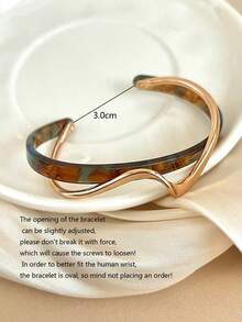 1 chiếc vòng tay nhựa kiểu dáng retro thời trang, thiết kế hình học độc đáo, phong cách tối giản sang trọng, phù hợp cho phụ nữ đeo hàng ngày và trong các dịp lễ. - Nhiều màu - Xem 4