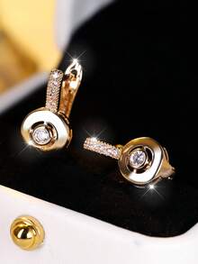 Vanel 1 paire de boucles d'oreilles rondes élégantes ton or avec zirconium cubique, boucles d'oreilles modernes avec halo de zirconium cubique, bijoux de mode à la mode, convient pour le port quotidien et les fêtes - jaune d'or-blanc - Voir 3