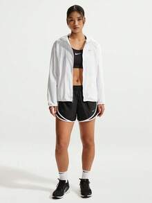 Nike Sportswear 女款防水轻便夹克 IH7974-100 - 白色 - 查看 6