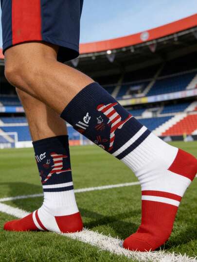 1双男士中筒袜，足球主题条纹图案设计，撞色创意时尚高品质透气吸湿袜，适合运动、休闲、街头风格，四季皆宜的理想礼物