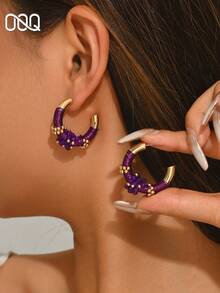 OOQ 1 paire de boucles d'oreilles créoles en forme de C en verre avec perles de style bohème d'été, boucles d'oreilles élégantes minimalistes à la mode pour filles et femmes, convenant pour un port quotidien, des fêtes, des mariages, des festivals de musique, un excellent cadeau pour les meilleures amies (perles faites main dans des couleurs, quantités et positions aléatoires) - Prune - Voir 1