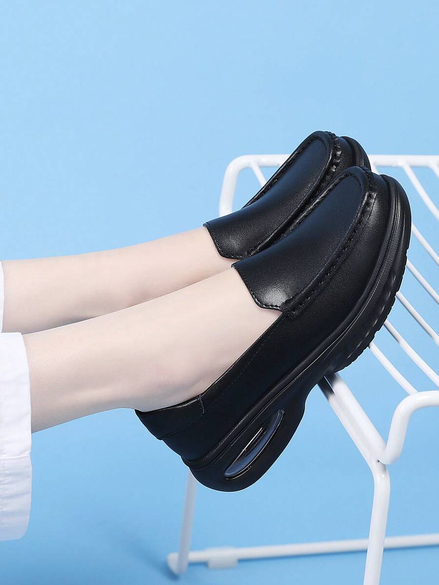 女士护士鞋，白色套脚小鞋，简约纯色女士户外步行鞋，超轻气垫软底防滑工作鞋，休闲运动鞋，春夏透气打孔皮鞋