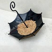 1 chiếc máng ăn chim hình ô, bát đựng thức ăn cho chim treo ngoài trời, bình tưới nước chống thời tiết cho ban công và sân vườn. - máng ăn hình dù - Xem 7