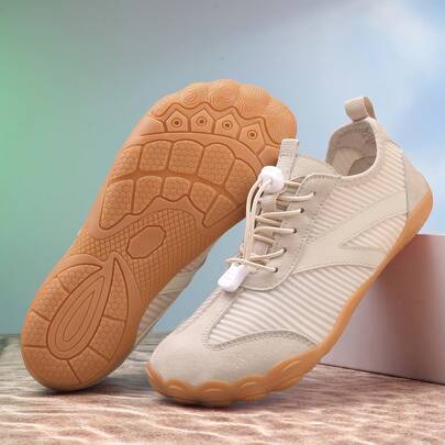 男女通用五指水陆两用鞋，具有速干、透气、防滑和耐磨功能。采用赤足设计和橡胶鞋底，适合户外漂流、冲浪、沙滩活动、钓鱼、潜水、游泳、健身、室内训练、瑜伽、跑步、徒步、骑行等多种场合，男女皆宜。