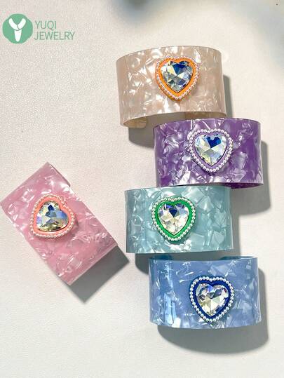 Brazalete ancho con perlas y rhinestones con forma de corazón de estilo retro, brazalete abierto de resina degradada, diseño único para niñas.