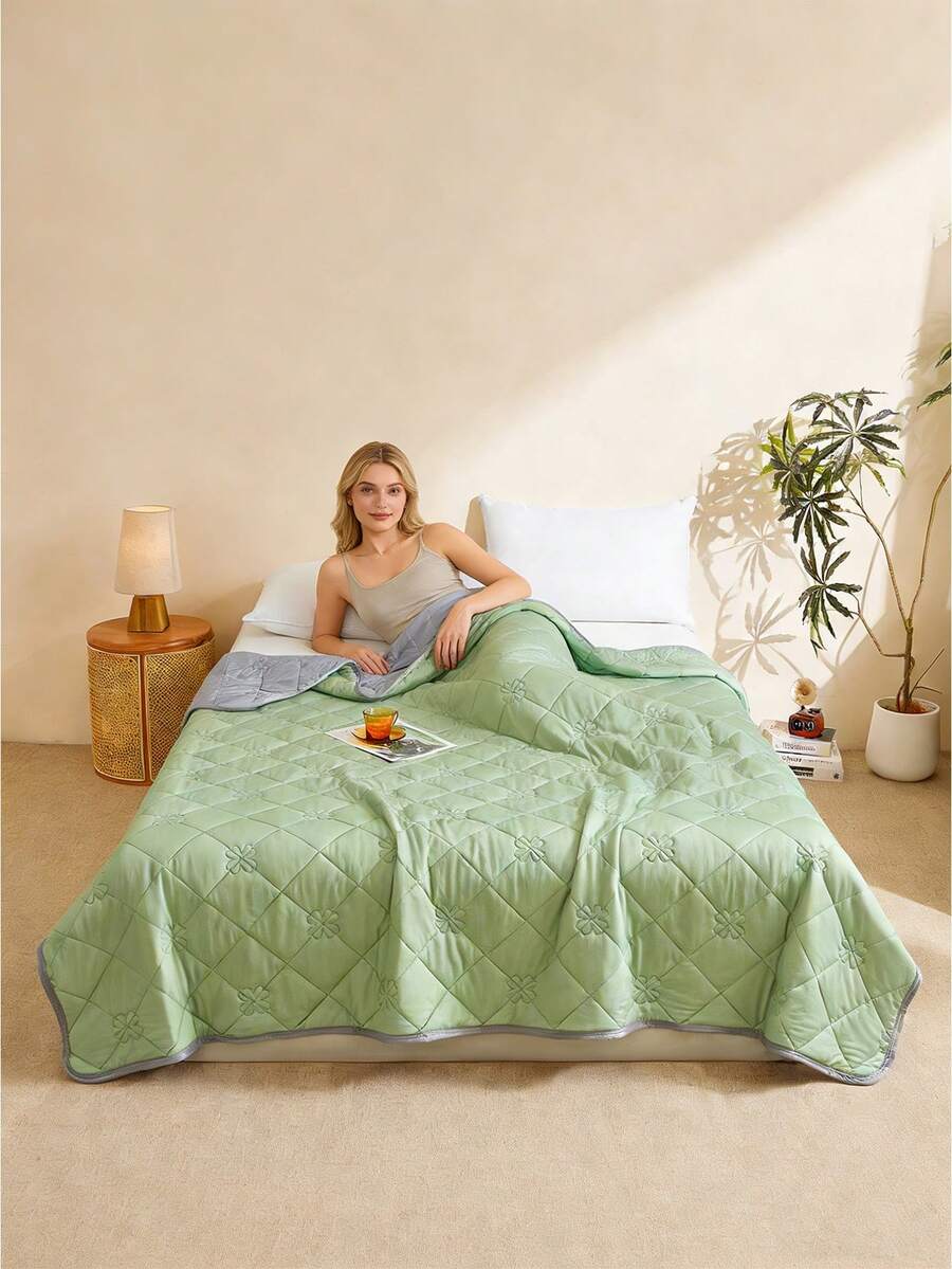 1pc Cooling Silk Summer Quilt, Air Conditioning Quilt, Thin Blanket. Skin-Friendly Fabric, Soft And Comfortable For Nude Sleeping, Breathable And Smooth, Suitable For Home Bedroom Decor, Wedding Supplies, Valentine's Day, Easter Gifts, Mother's Day Gifts, All Seasons - Olive Green - View 1