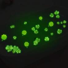 1pc Luminous Lucky Clover Bathtub Sticker, Vivid Visual Effect, Self-Adhesive, Personalized Bathroom Decor - Multicolor - View 4