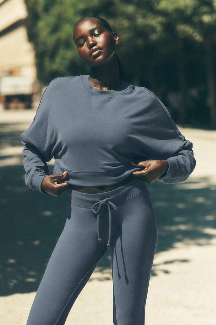 Alo Yoga Cropped Sway Crew Neck Pullover Designed To Have A Loose Women's Bluestone W3937r - 霧霾藍 - 查看 1