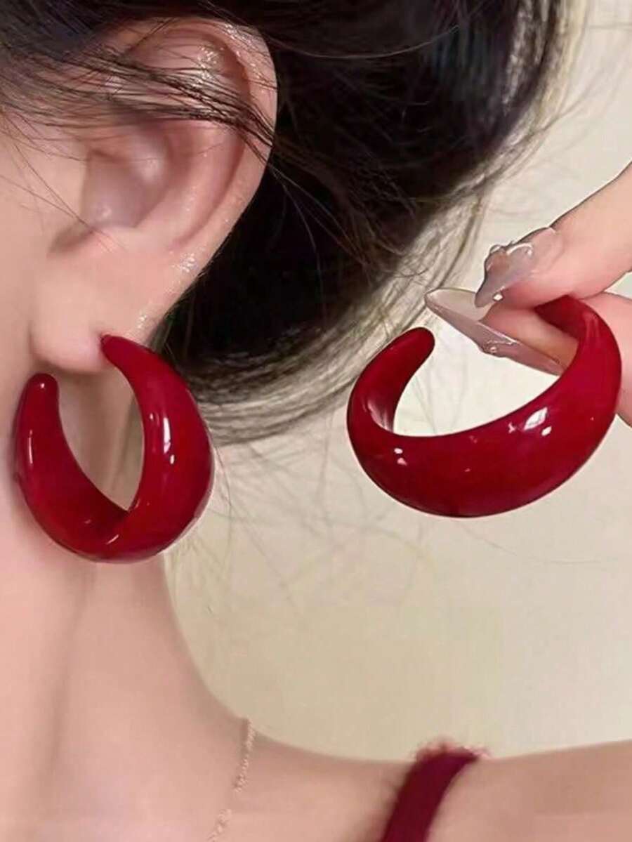 1 Pair New Angola Red Letter C Retro Chic Minimalist Earrings, Vintage Street Y2K Fashion Accessory, Suitable For Graduation, Birthday, Party, Mother's Day, Valentine's Day, Christmas, New Year, Daily Wear - Letter - View 1
