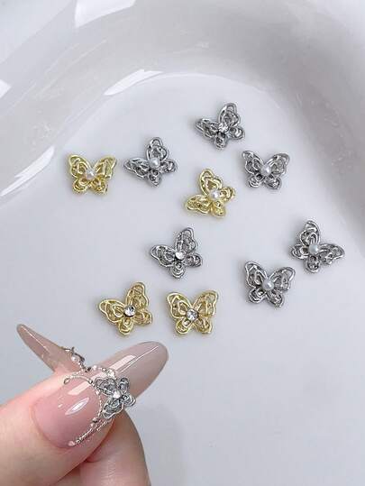 10 món phụ kiện trang trí móng tay, bao gồm đá giả ngọc trai rỗng màu vàng/trắng hình chữ K, trang sức móng tay kim loại kiểu Pháp sang trọng mùa hè phù hợp cho các lễ hội âm nhạc và các dịp kỷ niệm, đá pha lê trắng sáng bóng, phụ kiện trang trí móng tay DIY đa chức năng. Móng tay