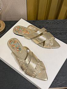 Giày sandal quai chéo vàng kiểu Trung Quốc mới, dép bít mũi đế bằng thêu lưới thanh lịch cho mùa hè và hoạt động ngoài trời. - Vàng nhạt - Xem 3