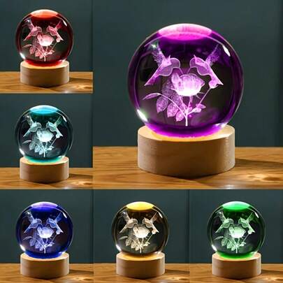 1 Quả cầu pha lê hình chim ruồi 3D, đế gỗ nhiều màu sắc, đèn ngủ hình động vật phong thủy trang trí phòng ngủ. Món quà tuyệt vời dành cho vợ, bạn gái hoặc mẹ vào ngày Valentine, sinh nhật, kỷ niệm ngày cưới. Kích thước 2,36 inch.