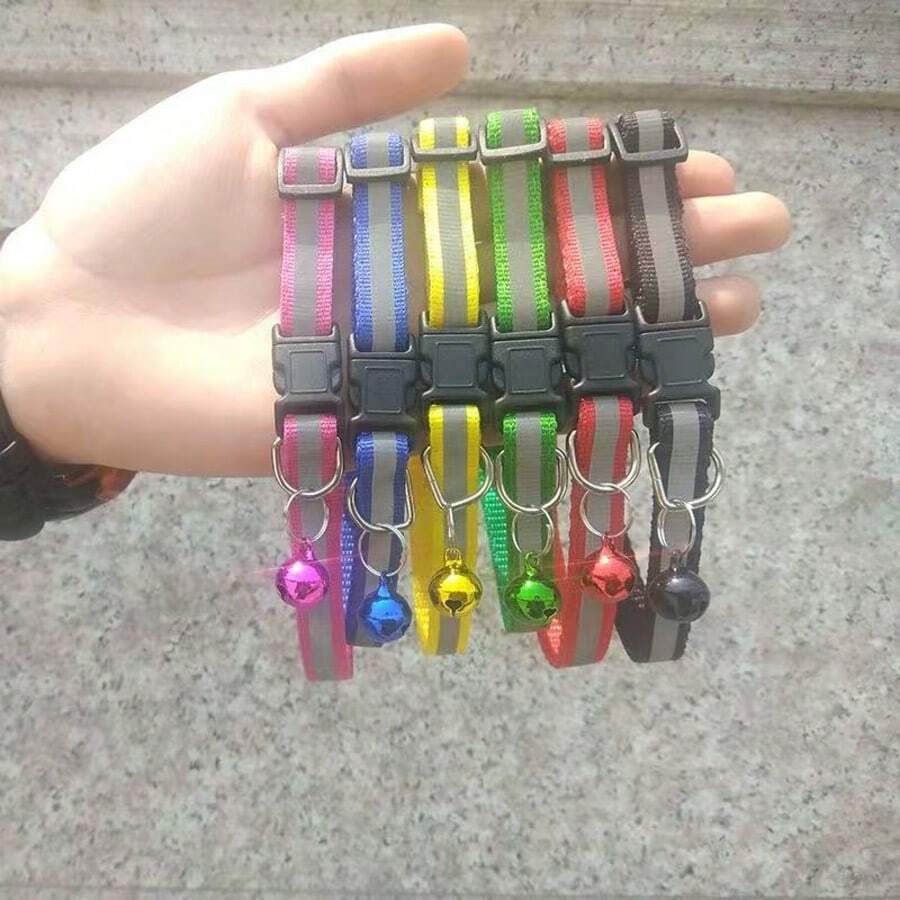 1.0 Collar para mascotas con hebilla negra, tira reflectante, parche y campana para perros y gatos - Rojo - Ver 1