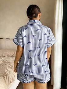 Conjunto de pijama de pantalón corto y manga corta con estampado de rayas y lazo para mujer de talla grande - Morado - Ver 2