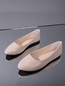 Giày nữ màu nude da bóng mũi nhọn, kiểu dáng thanh lịch, dễ mang, gót thấp, phù hợp cho công sở và sinh hoạt hàng ngày, mọi mùa. - Màu be - Xem 5
