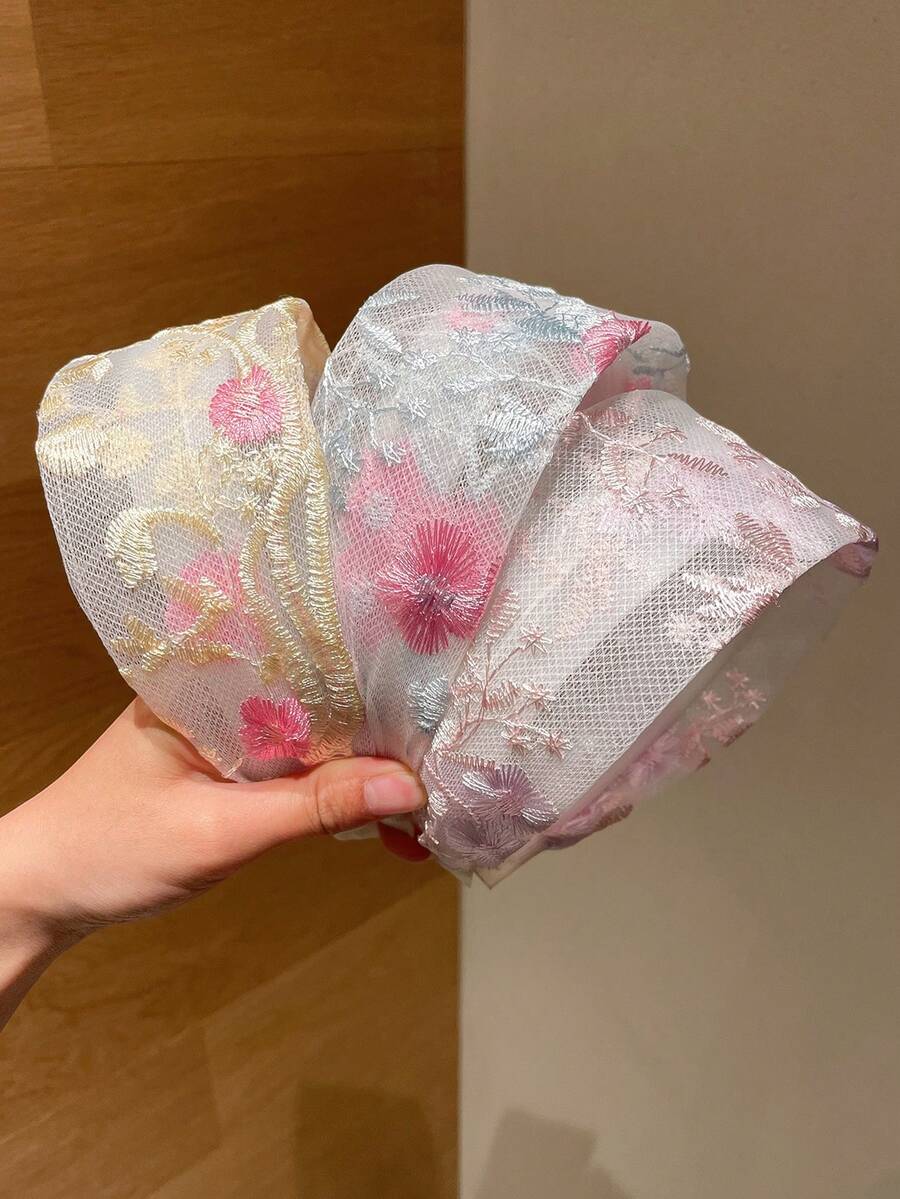 1条女士甜美田园风网纱发带，刺绣印花宽檐，适合日常休闲佩戴，可遮盖发际线，打造高髻和分叉发型，是送给女朋友的礼物，时尚日常/居家/护肤发带，四季皆宜，是节日、返校、户外拍照、海滩度假、早春发饰的理想之选，易于造型，实用百搭！旅行必备发带发箍