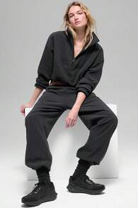 Alo Yoga Polar Fleece Retreat Cover Up Designed For A Relaxed Women's Olive Tree W31007r - 黑色 - 查看 5