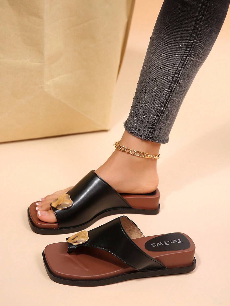 Summer New Square Toe Flip Flops For Women, Versatile Non-Slip Soft Sole Slip-On Slippers For Beach, Wedge Heels, Vacation, Sandal, Flat - Black - View 1