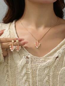 Collier de style bohème avec pendentif en forme de carapace de tortue en bambou à glaçure verte - Pendentif exquis de plante tropicale, convient pour le port quotidien et les vacances - Rose bonbon - Voir 1