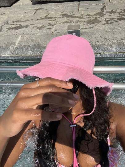 女士抽绳饰边渔夫帽，可调节下巴带设计，做旧处理，柔软面料，防晒防风，时尚百搭，适合旅行、海滩、度假、日常休闲佩戴，夏季适用。