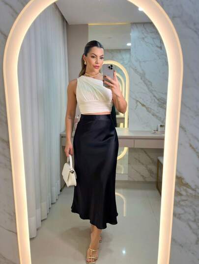 Saia Midi Acetinada Feminina Cintura Alta Elegante Social Casual Cetim Preta Lisa Chiq