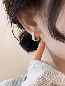 1 Pair Minimalist Chic Everyday Versatile Suitable For Gatherings Luxury Geometric Fashion Small Hoop Earrings For Women   Shop Thoughtful Gifts For Mom This Mother - 黃金 - 查看 2