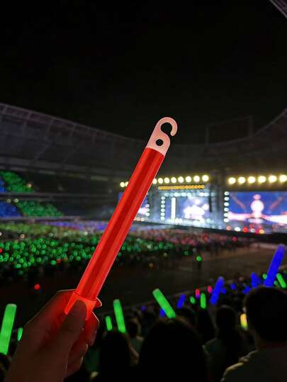 12支红色荧光棒，6英寸霓虹灯棒，防水，适用于紧急情况、露营、派对、圣诞节、万圣节、复活节、感恩节等场合，带挂钩，可用作夜灯。照明时间9-12小时。是户外露营、派对照明用品、派对礼品、生日礼物、礼品推荐、婚礼荧光棒、霓虹派对、酒吧、夜总会等的理想之选。