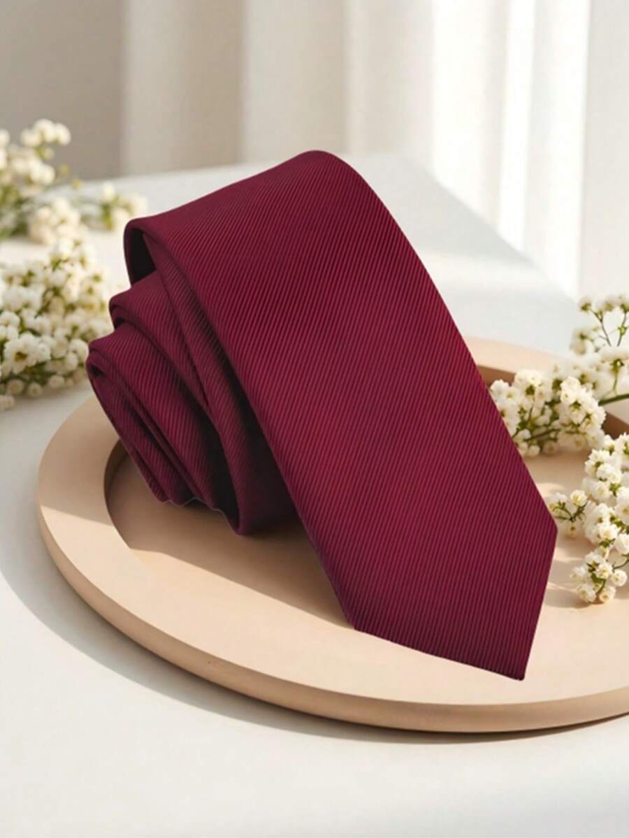 1. Cà vạt nam màu đỏ tía dáng ôm, chất lượng cao, thích hợp cho tiệc cưới và các sự kiện thời trang. - Màu Đỏ Sâu - Xem 1