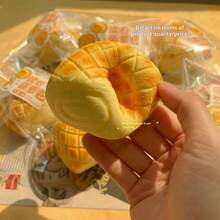 1个可爱仿真流动心形菠萝面包软捏玩具，缓慢回弹，可舒缓压力，逼真食物造型，适合成人，缓解焦虑的神奇礼物 - 彩色 - 查看 12