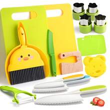 UINLE Baby Juego de juguetes de cocina de juego de roles para niños, herramientas realistas de cortar verduras y hornear, cuchillos de plástico, moldes con forma de verduras y frutas, delantal y herramientas de hornear, juguetes de interacción entre padres e hijos para educación temprana, regalo de cumpleaños para niños, manualidades de jardín de infantes, adecuado para niños y niñas de 6 años en adelante - Multicolor - Ver 2