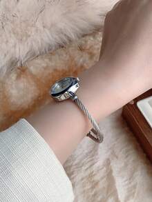 1pc Women's Square Gold Tone Quartz Wristwatch, Minimalist & Fashionable, Suitable For Daily Wear, Best Gift Choice For Holidays - Silver - View 5
