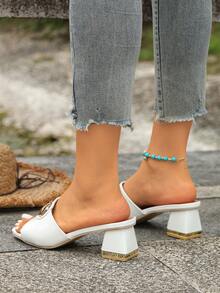 Sandal Selop Hak Tebal Motif Buaya Hitam untuk Wanita, Sandal Selop Hak Tebal dengan Hiasan Logam dan Ujung Terbuka untuk Pemakaian Sehari-hari di Musim Panas - Putih - View 9