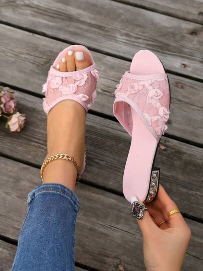 Chinese Style Lace Floral Hollow Breathable Non-Slip Soft Bottom Comfortable Lazy Slippers, Lace Floral Patchwork, Suitable For Spring And Autumn