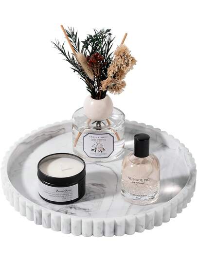 圆形蕾丝边化妆托盘 - 硅胶材质，适用于厨房台面装饰、浴室梳妆台收纳和咖啡桌展示，可放置化妆品、香水、蜡烛和香皂。