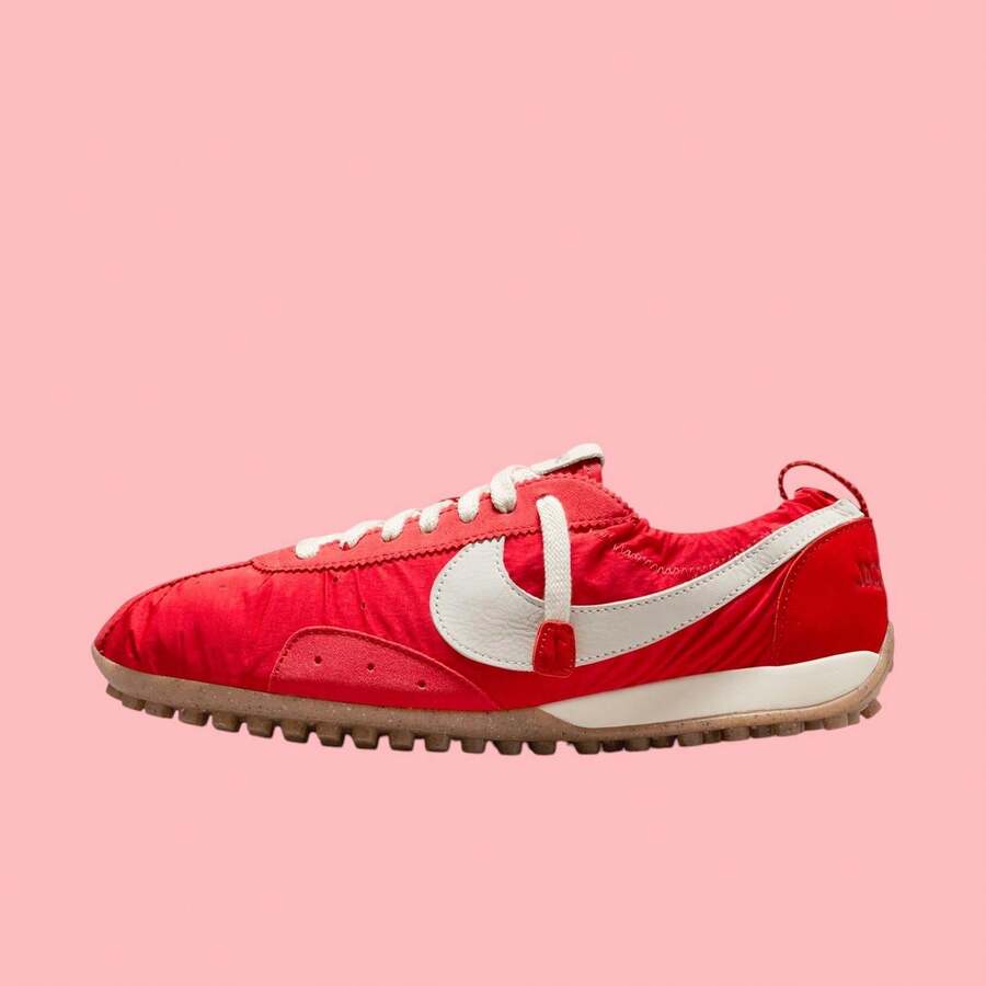 Nike X Jacquemus Moon Shoe SP - Authentic Luxury Fashion Sneakers | Viral 2026 Women's Minimalist Cream & Sail Trainers | Premium Suede & Textile Iconic Waffle Design | Sophisticated High-End Athletic Lifestyle Footwear - University Red and Bicycle Yellow - 查看 1