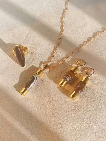 独特的舒俱来石女士首饰套装 - 包括金色项链、天然玛瑙镶嵌戒指、玛瑙吊坠耳环 - 极其优雅独特