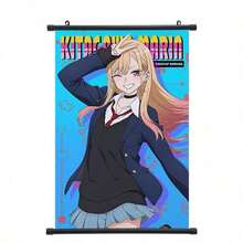 1 Stück neue Anime Hängerollenposter, Dekorationsfigur einer verliebten Schneiderpuppe, ideales Geschenk für Freunde, Geburtstag, Valentinstag, Ostern, Interaktion, Familie, Bestseller 2026 - Verschiedenfarbig - Übersicht 9