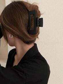 3/1pc Women's Black White Brown Large 11cm/4.33in Square Lightweight Plastic Hair Clip Fashion Versatile Premium Elegant Temperament Simple Minimalist Style Solid Color Hair Claw Hair Accessories Suitable For Daily Outings Casual Parties Commuting Vacations Face Washing Bathing Makeup Matching Clothes Use Jewelry Headwear Accessories Claw Clip Summer Outfits Hair Clips,Travel,Birthday - Multicolor - View 4