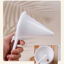Dụng cụ làm bánh trong nhà bếp: Dụng cụ chia bánh kem, cốc đong định lượng, phễu, dụng cụ hứng dầu, phễu đánh kem, phễu trộn bột. - trắng - Xem 3