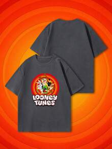 SHEIN X Looney Tunes Áo thun nữ tay ngắn mùa hè in hình hoạt hình cổ điển, họa tiết vui nhộn, sự kết hợp giữa phong cách retro Mỹ và thời trang đường phố, rất tiện dụng cho việc đi lại hàng ngày, phù hợp cho các buổi đi chơi của các cô gái, dã ngoại mùa hè, cuộc sống sinh viên, check-in mua sắm, chợ phiên, kỳ nghỉ ngắn ngày, thư giãn trong kỳ nghỉ và hơn thế nữa. Một chiếc áo tay ngắn giúp tạo nên những bộ trang phục giúp bạn trẻ trung hơn. - Màu xám đen - Xem 2