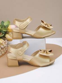 1 Đôi sandal cao gót mũi hở, quai ngang mắt cá chân, đế dày, dễ thương cho bé gái, có nơ vàng, chất liệu mềm mại và nhẹ, có khóa dán điều chỉnh, phù hợp cho cả mặc hàng ngày và nhiều dịp khác nhau. - Rượu sâm banh - Xem 5