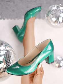 Zapatillas de mujer con tacón bajo, brillantes, elegantes, sofisticadas, con punta cerrada. Tacones cómodos, tacón ancho. Perfectas para ocasiones especiales como cenas formales, fiestas, eventos de noche o bodas, ofreciendo un toque de distinción y estilo. - Verde - Ver 1