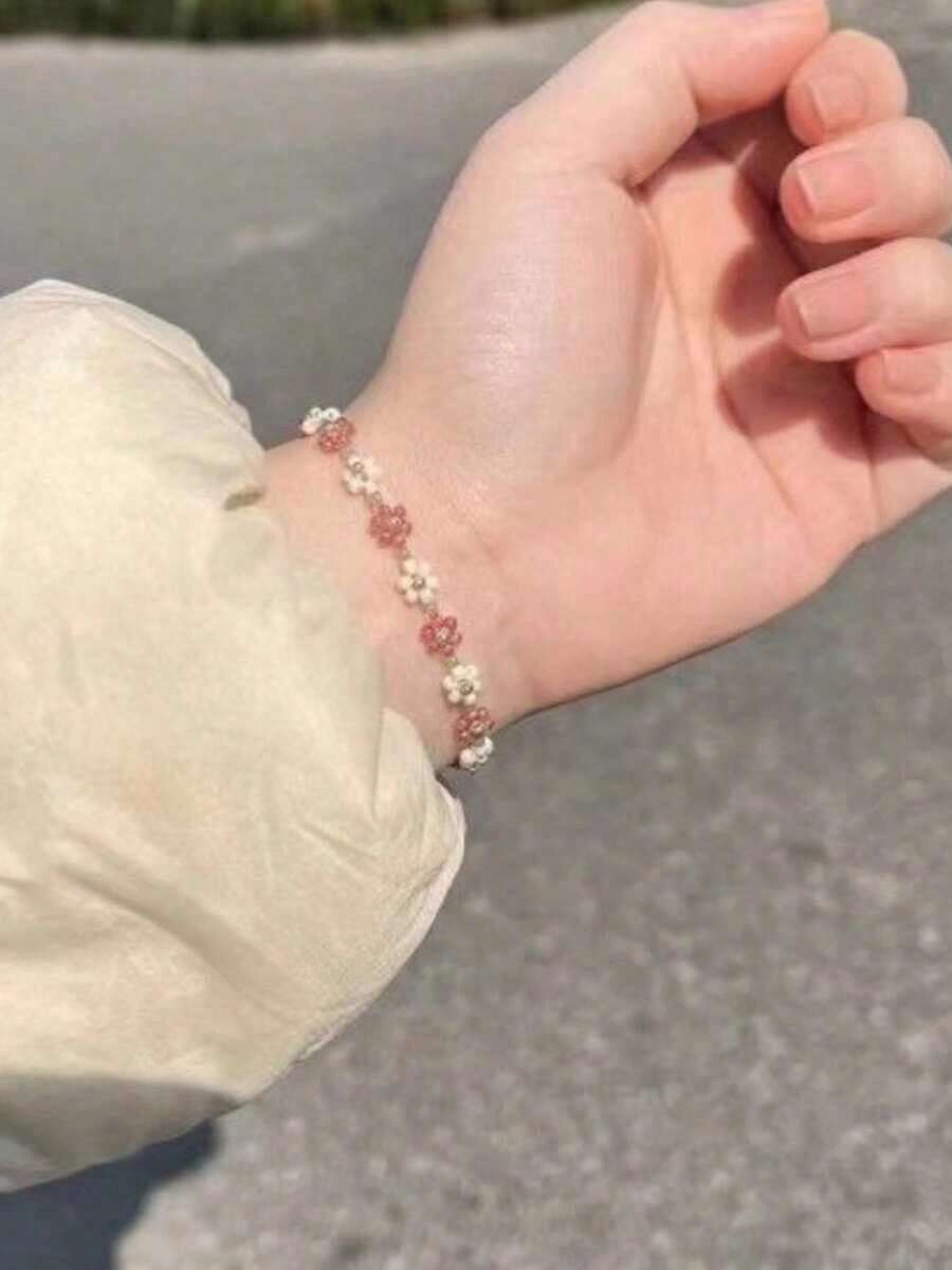 This New Fashionable Pearl Flower Elastic Adjustable Beaded Bracelet Is A Sweet And Simple Accessory Suitable For Women To Wear. - Pink and White - View 1