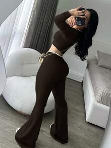 Conjunto elegante de primavera de top de manga larga de cintura baja elástica y cómoda y pantalones acampanados que estilizan para mujer - Marrón - Ver 4
